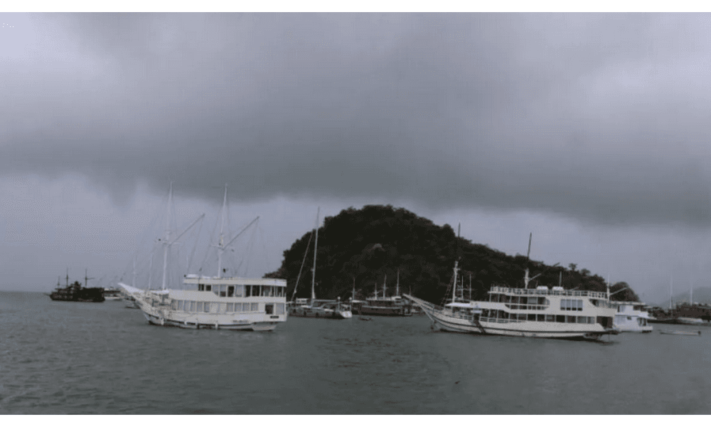 BMKG Ingatkan Warga dan Wisatawan di Labuan Bajo Waspadai Cuaca Ekstrem Selama Libur Nataru