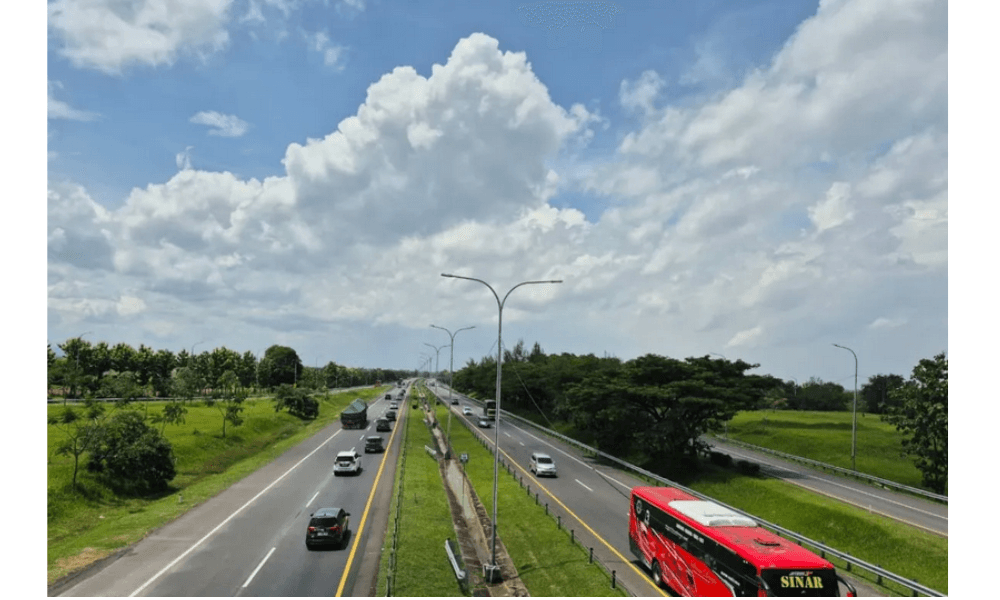 Tol Cipali Catat 31 Ribu Kendaraan Melintas di H-4 Natal, Lalu Lintas Terpantau Lancar