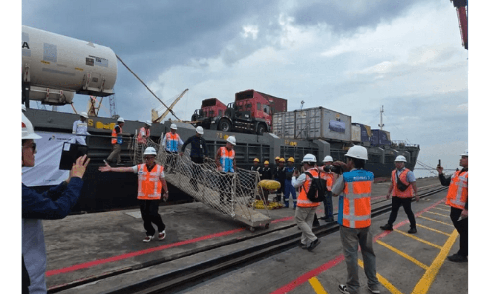 Pertamina Kirim Ribuan Tabung LPG dan Drum BBM via Kapal Laut ke Aceh untuk Bantu Wilayah Bencana