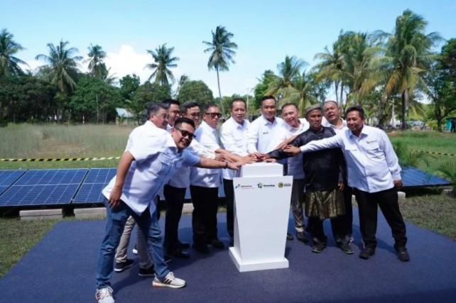 Peluncuran PLTS KDKMP Pertama: Kemenkop dan Pertamina NRE Siap Terangi Pulau Sembur