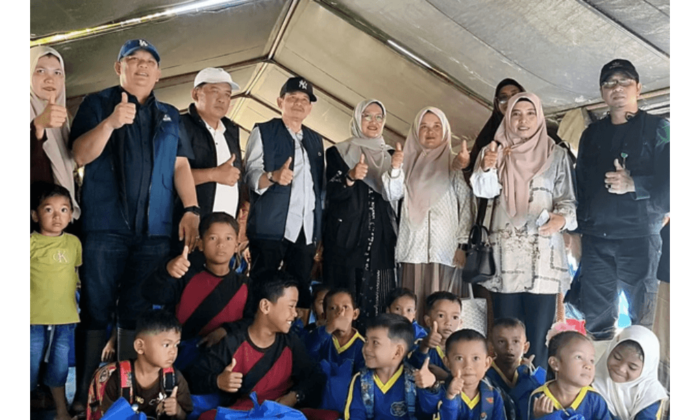 Kemendikdasmen Dirikan Kelas Darurat dan Salurkan Bantuan Pendidikan Rp450 Juta untuk Sekolah Terdampak Banjir di Aceh