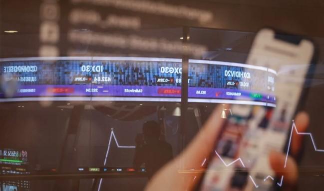 IHSG Dibuka Menguat pada Awal Pekan, Sentimen Pasar Saham Terjaga