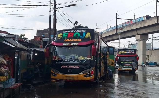 Petugas Gabungan Disiagakan di Terminal Lebak Bulus Jelang Libur Natal 2025 dan Tahun Baru 2026