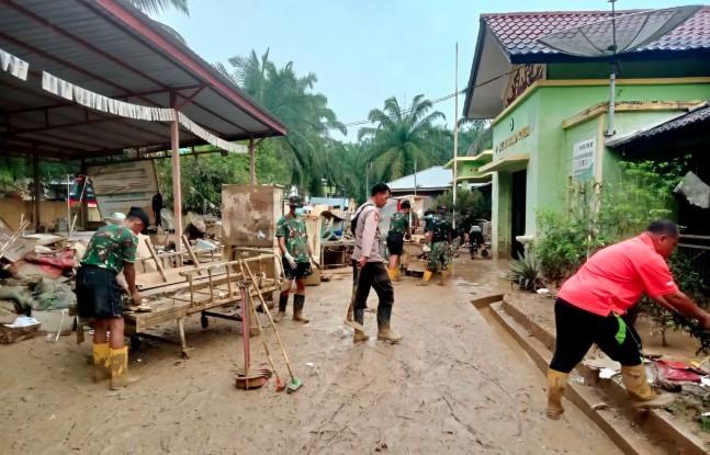 Helikopter Terus Terbangkan Logistik dan Al Quran untuk Korban Bencana Aceh Tamiang