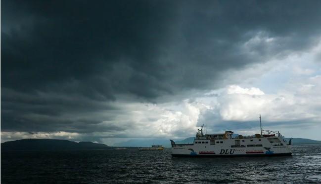 BMKG Peringatkan Potensi Gelombang Laut Hingga Empat Meter Akibat Bibit Siklon Tropis 93S