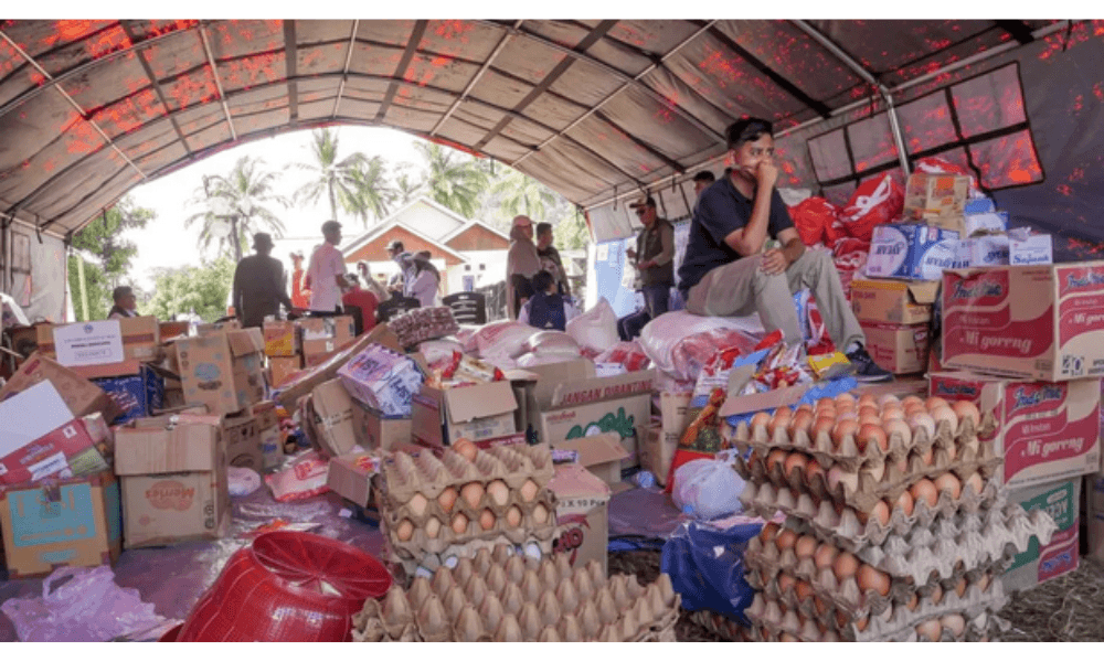 BNPB Distribusikan 100 Ton Logistik per Hari untuk Pengungsi Bencana di Sumatera