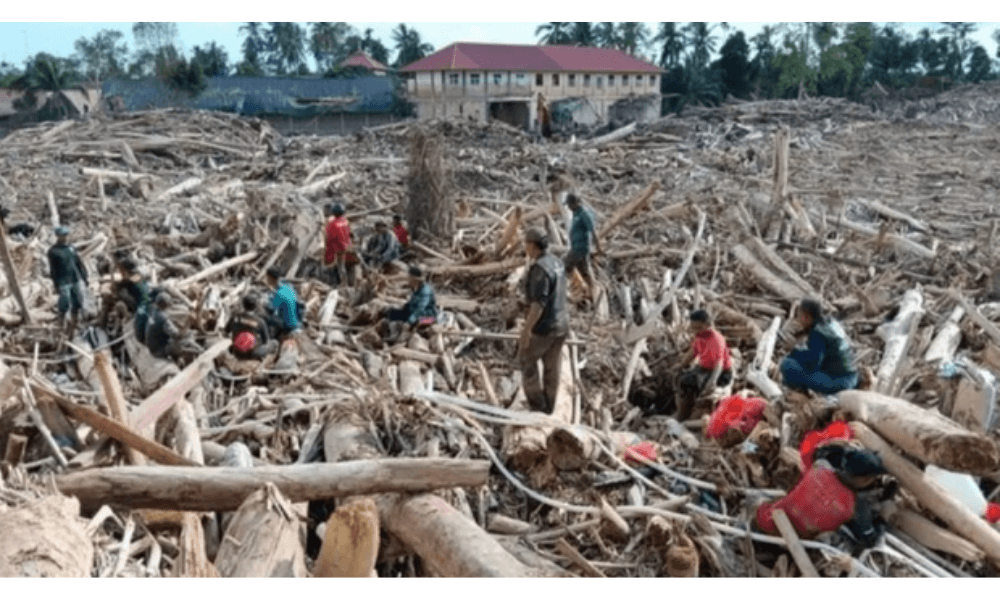 BNPB: TNI-Polri dan Petugas Kerja 20 Jam per Hari untuk Percepat Pemulihan Pascabencana di Sumatera