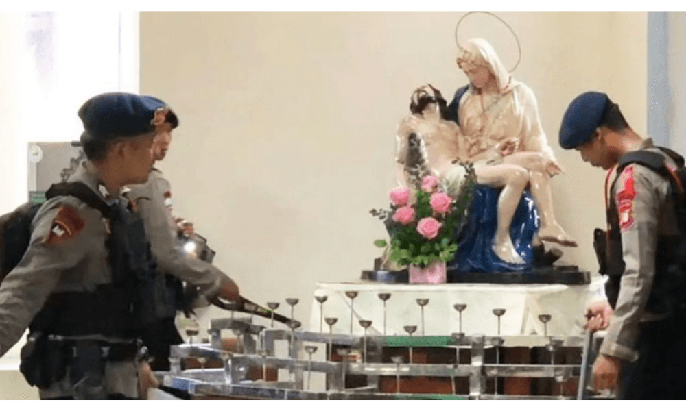 Polres Metro Jakarta Timur Kerahkan 540 Personel Amankan Misa Malam Natal 2025