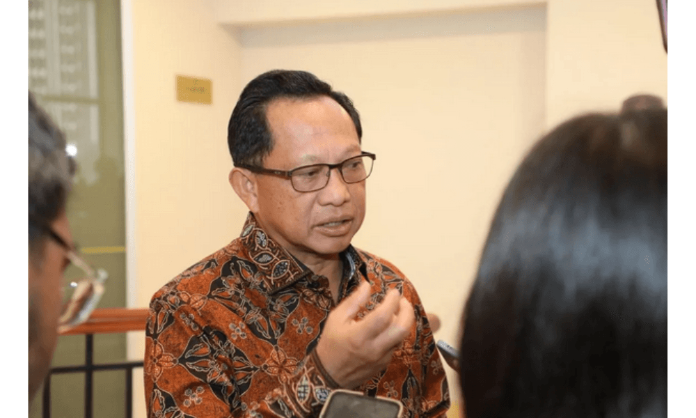 Mendagri Tito Karnavian Imbau Natal 2025 dan Tahun Baru 2026 Dirayakan Tanpa Euforia Berlebihan