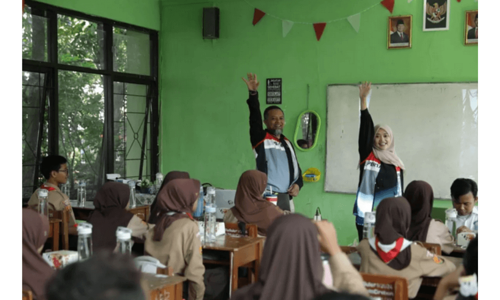 Pertamina Hulu Energi Tanamkan Kesadaran Lingkungan Lewat Program Eco-Vation Day di SMP Cirebon