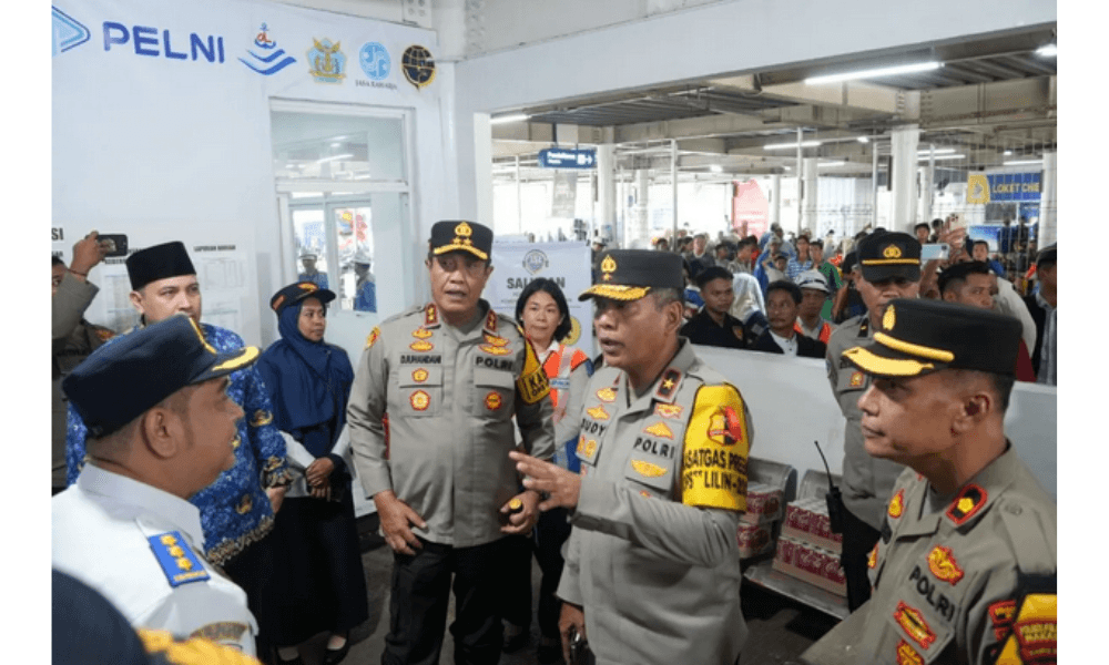 Polri dan Pelindo Perkuat Sinergi Pengamanan Pelabuhan Makassar Jelang Libur Natal 2025 dan Tahun Baru 2026