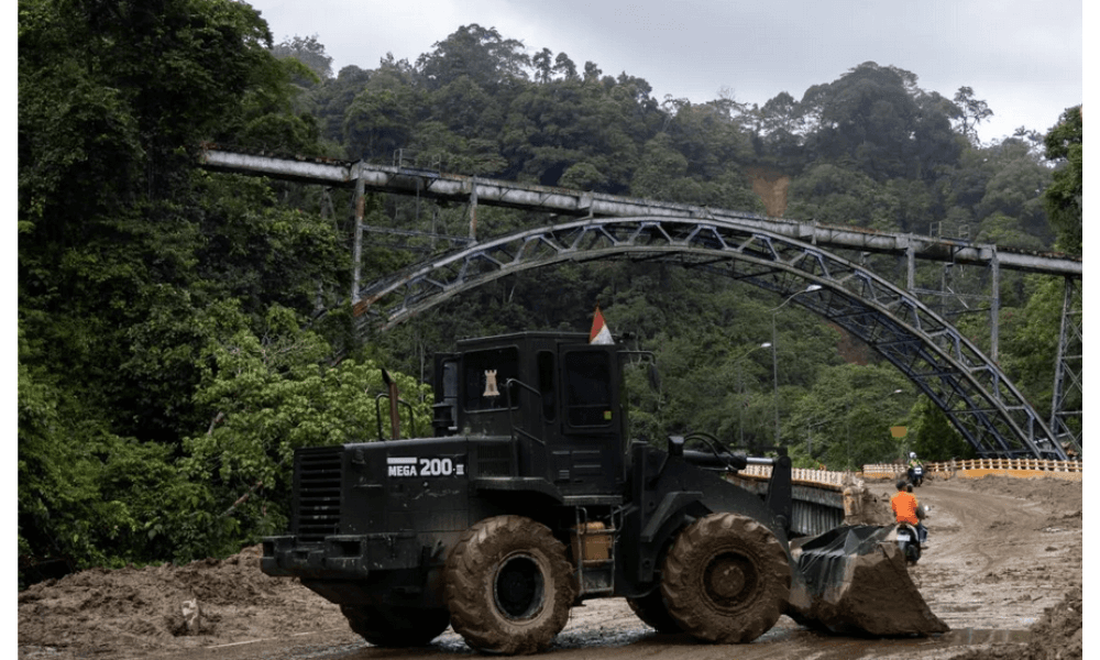 Gubernur Sumbar Minta Kajian Mendalam Rencana Pembongkaran Jembatan Warisan Dunia UNESCO di Lembah Anai