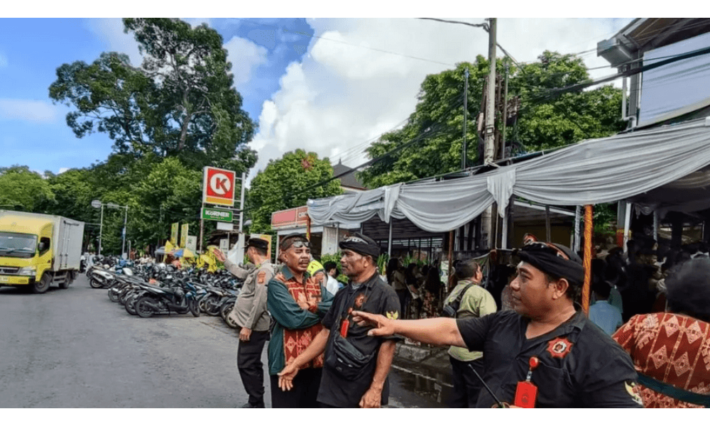 GPIB Maranatha Denpasar Gandeng Pecalang Banjar Abasan Amankan Perayaan Natal 2025