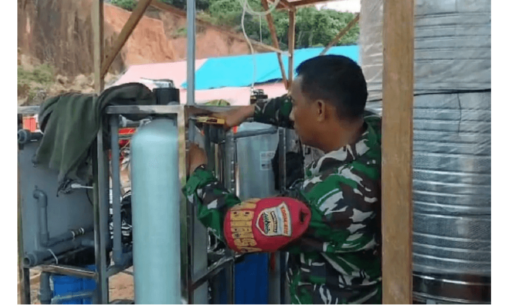 Satgas Gulbencal Kodam I/Bukit Barisan Bangun Instalasi Air Bersih untuk Ratusan Pengungsi di Tapanuli Tengah