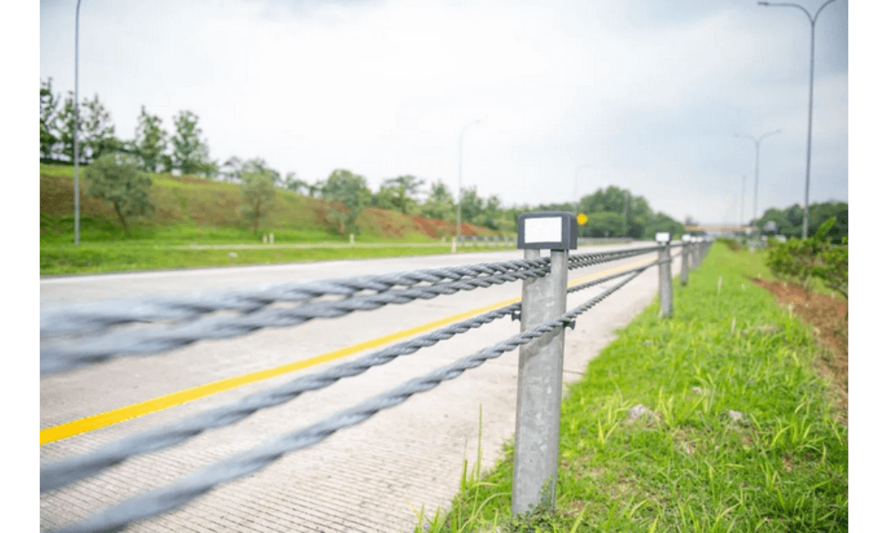 ASTRA Infra Catat Hampir 300 Ribu Kendaraan Melintas di Tiga Ruas Tol pada H-2 Natal 2025