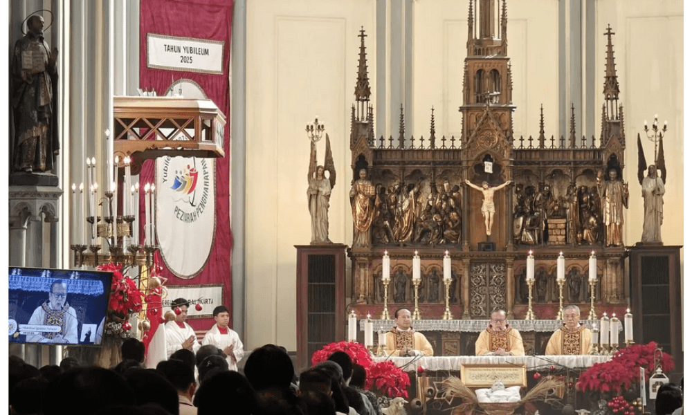 Misa Pontifikal Natal di Katedral Jakarta Dihadiri Lebih 3.000 Umat, Dipimpin Langsung Uskup Agung
