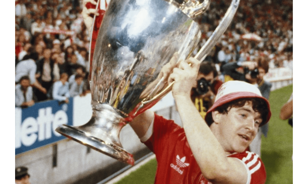 Legenda Nottingham Forest, John Robertson, Tutup Usia 72 Tahun: Sang Pahlawan Piala Eropa yang Tak Tergantikan