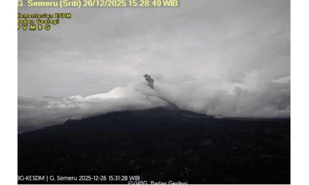 Gunung Semeru Kembali Erupsi Dua Kali dalam Sehari, PVMBG Tetapkan Status Siaga dan Imbau Warga Jauhi Zona Bahaya
