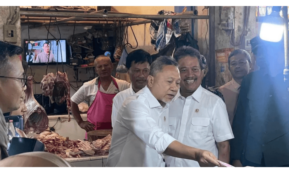 Menko Zulhas Pastikan Harga Pangan Stabil di Cirebon Jelang Tahun Baru 2026