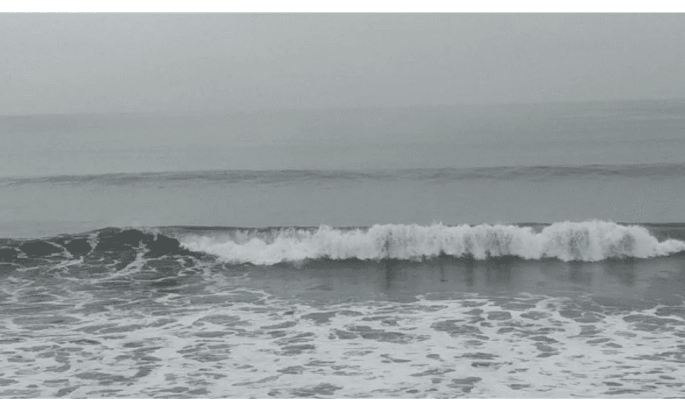 BBMKG Denpasar Terbitkan Peringatan Dini Gelombang Tinggi 2,5–4 Meter di Perairan Bali