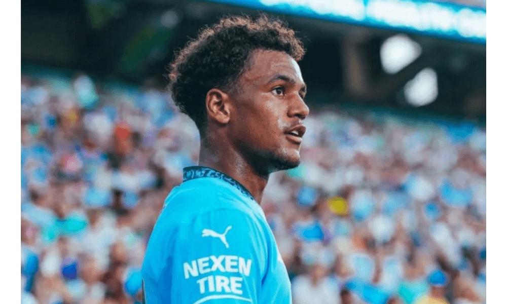 Oscar Bobb Diprediksi Hengkang dari Manchester City Jika Transfer Semenyo Terwujud