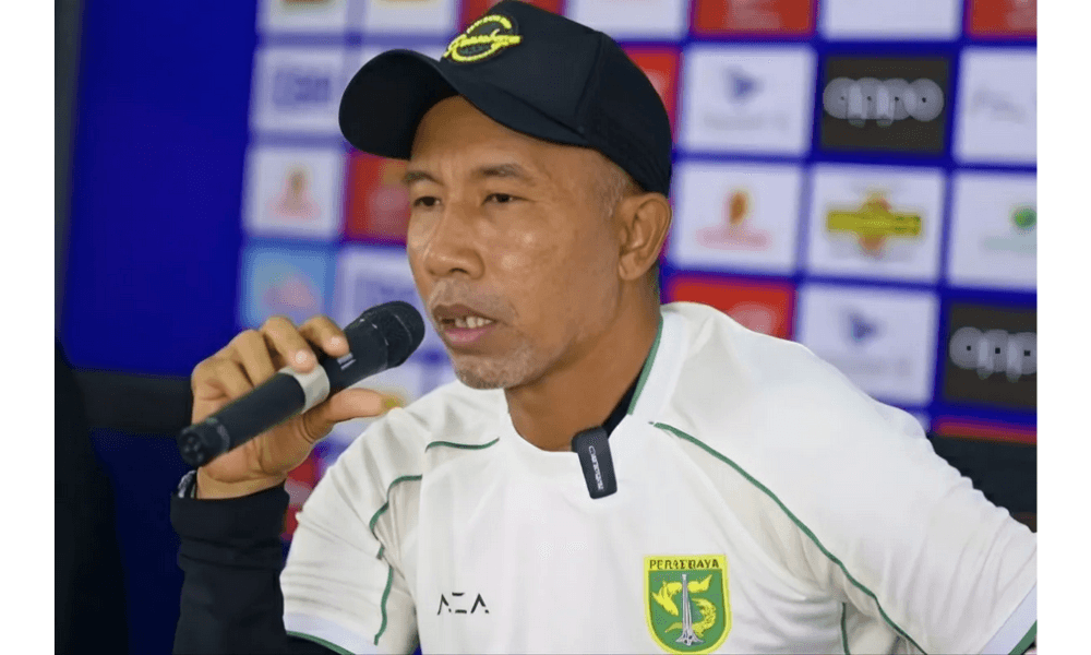 Jelang Hadapi Persijap, Uston Nawawi Tegaskan Persebaya Tak Boleh Remehkan Lawan