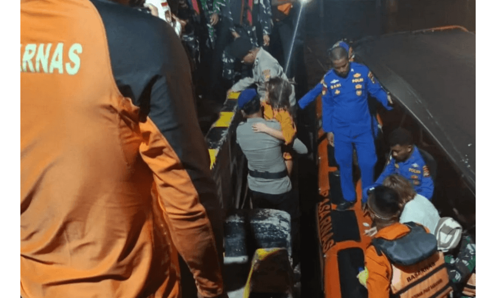 Kapal Wisata Tenggelam di Perairan Pulau Padar, 7 Korban Berhasil Dievakuasi, 4 WNA Spanyol Masih Hilang