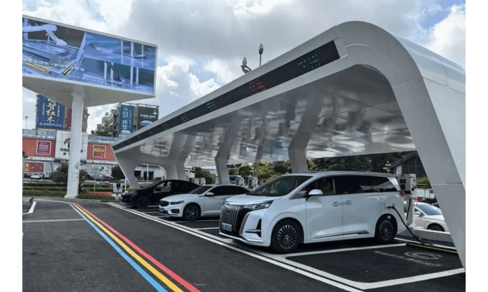 China Jadi Negara Pertama Terapkan Batas Konsumsi Energi Wajib untuk Kendaraan Listrik Mulai 2026