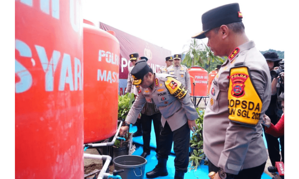 Wakapolri Resmikan Sumur Bor untuk Pengungsi di Sumbar, Pastikan Akses Air Bersih dan Pangan Tercukupi