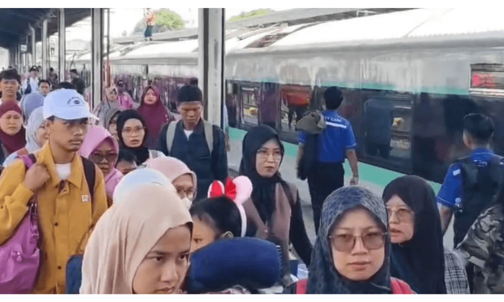 KAI Daop 3 Cirebon Catat Lonjakan Penumpang Jelang Tahun Baru 2026