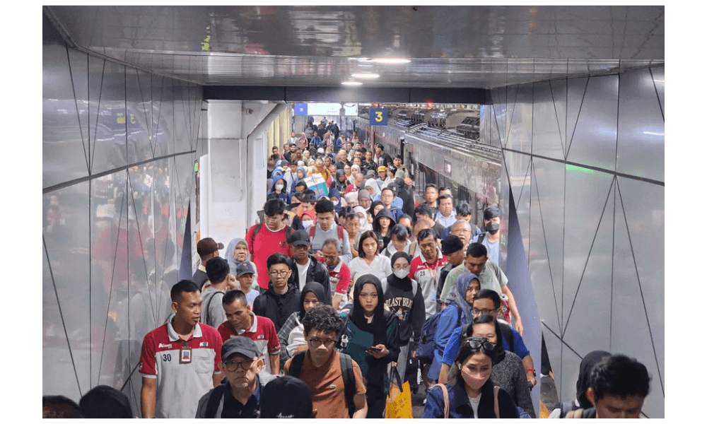 Okupansi Kereta Api di Daop 2 Bandung Capai 104,7 Persen Selama Nataru, Stasiun Cianjur Jadi Sorotan