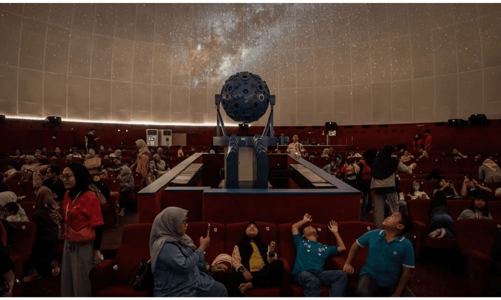 Pramono Anung Minta Penjualan Tiket Planetarium Jakarta Tidak Sepenuhnya Online