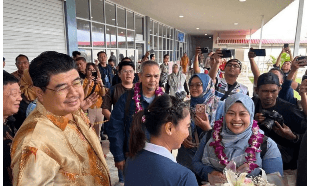 Wamenpar Sambut Wisman Pertama 2026 di Batam, Disambut Meriah di Pelabuhan Internasional Baru