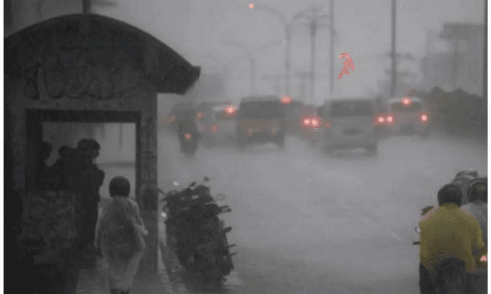 BMKG Peringatkan Hujan Lebat di Sejumlah Wilayah pada 1 Januari 2026, Waspadai Petir di Kota-Kota Besar