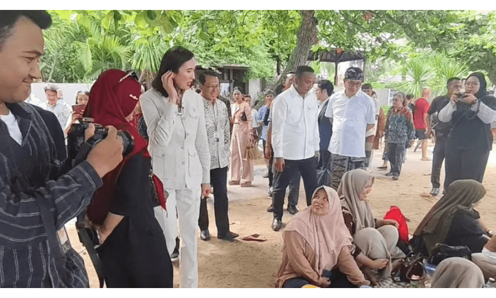 Menteri Pariwisata Sapa Wisatawan dan Tinjau Kesiapan Wisata Sanur Saat Libur Nataru