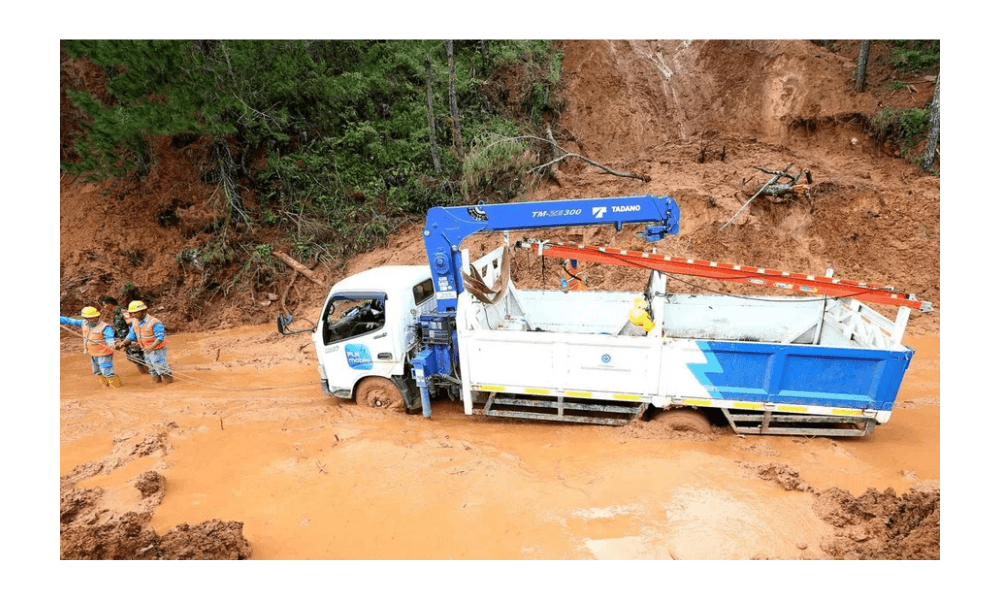 Pulihkan Masjid Pascabencana, PLN Kerahkan 140 Relawan dan Salurkan Bantuan ke 15 Lokasi di Aceh