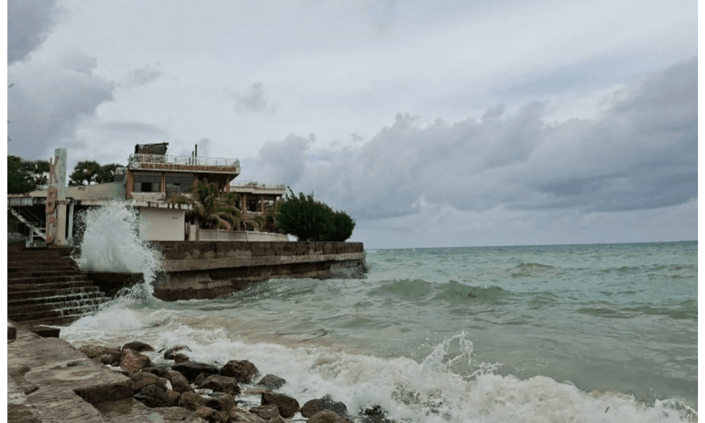 BMKG Peringatkan Potensi Gelombang 2,5 Meter di Perairan NTT, Nelayan Diminta Waspada