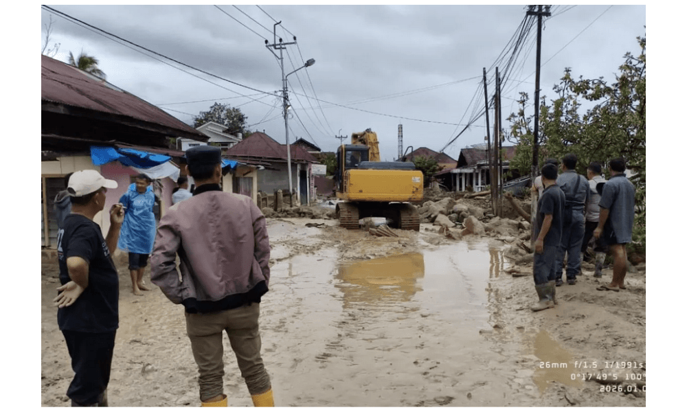 Akses Lubuk Basung - Bukittinggi Kembali Dibuka, Longsor Maninjau Berhasil Dibersihkan dengan Sistem Buka Tutup