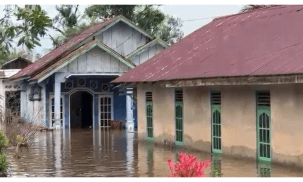 Banjir Rendam Lebih dari 100 Rumah di Kota Bengkulu, Pemerintah Dirikan Tenda Pengungsian dan Dapur Umum