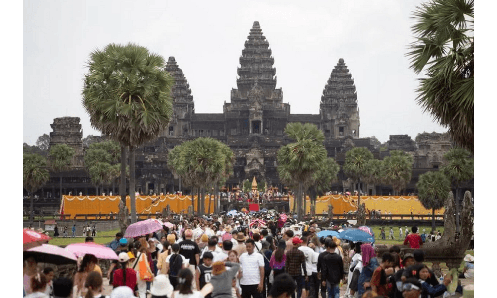 Taman Angkor Kamboja Dikunjungi Hampir 1 Juta Wisatawan Internasional pada 2025, Pendapatan Turun 6,5 Persen