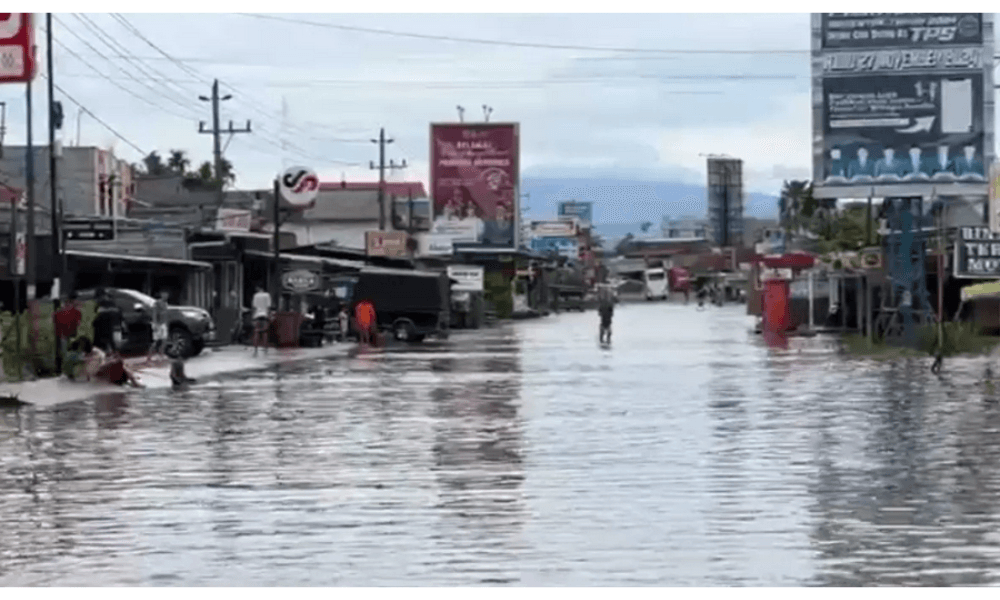 Banjir Setinggi 50 cm Tutup Jalan Lintas Barat Sumatera di Bengkulu, Lalu Lintas Dialihkan