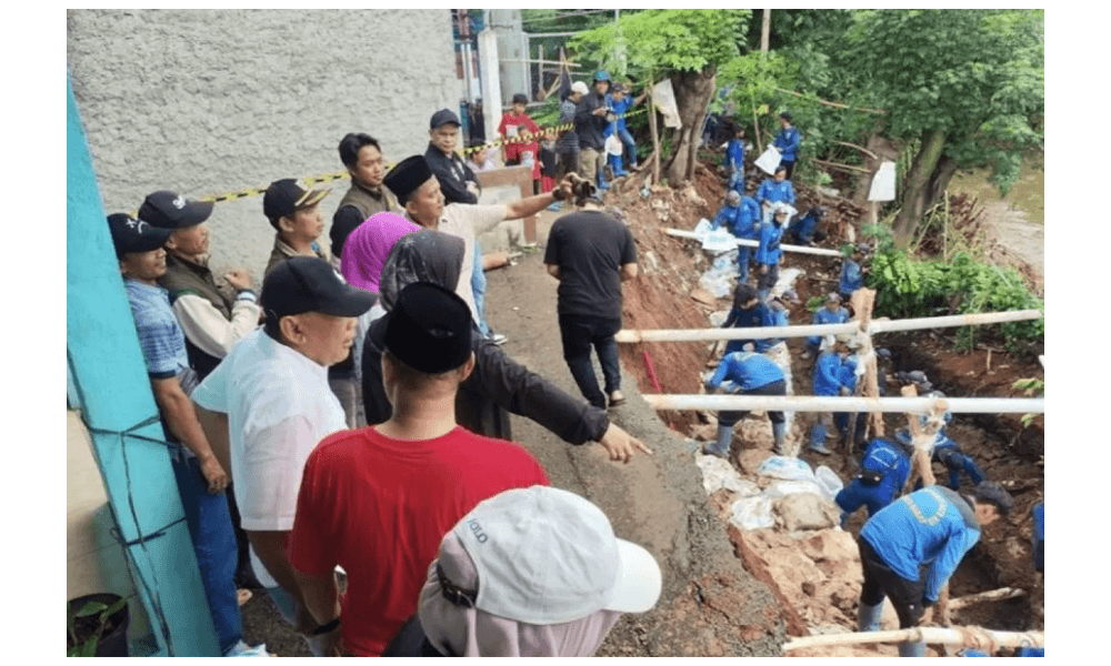 Tangani Longsor di Kembangan, Pemkot Jakarta Barat Bangun Bronjong untuk Cegah Erosi Susulan
