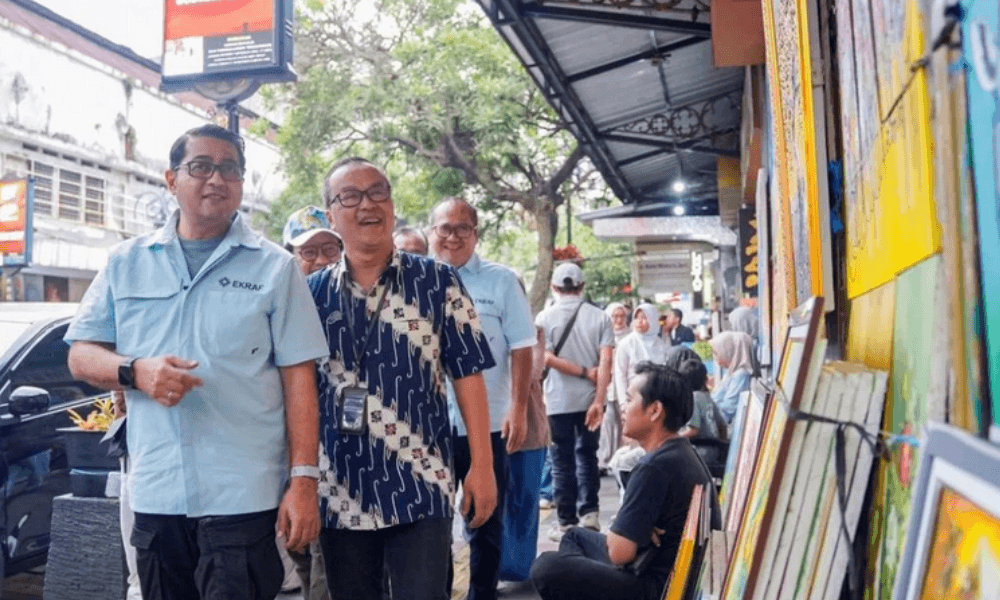 Tinjau Braga dan Pasar Cihapit, Menparekraf Dorong Bandung Jadi Mesin Pertumbuhan Ekonomi Kreatif Nasional