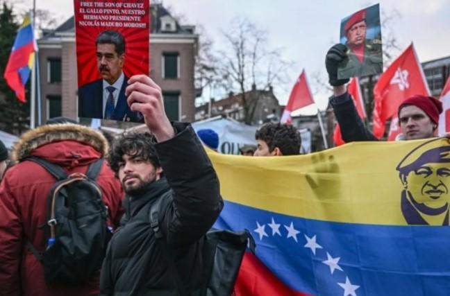 Ratusan Warga Gelar Aksi di Kedubes AS Madrid, Kecam Serangan Militer Amerika ke Venezuela