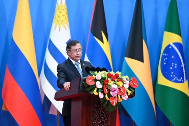 Trump Keluarkan Peringatan Keras kepada Presiden Kolombia Gustavo Petro