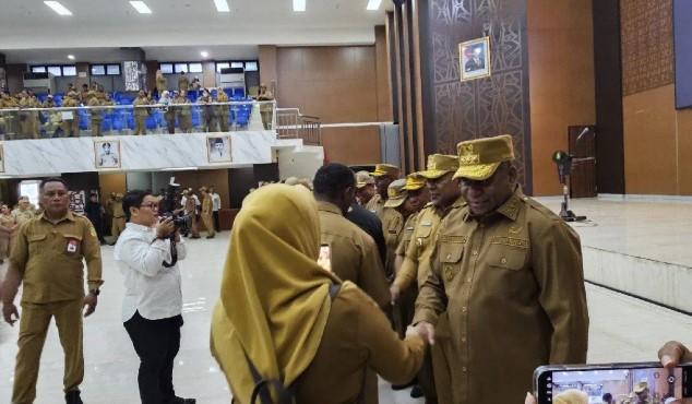 Gubernur Papua Tekankan Akuntabilitas Kinerja ASN demi Pelayanan Publik yang Profesional di Awal 2026