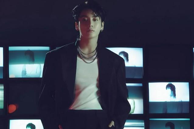 Polisi Korea Selatan Tangkap Penggemar Asal Brasil yang Berulang Kali Datangi Rumah Jungkook BTS