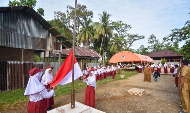 DPR Minta Sekolah Aktif Pulihkan Mental Siswa Korban Bencana di Sumatera