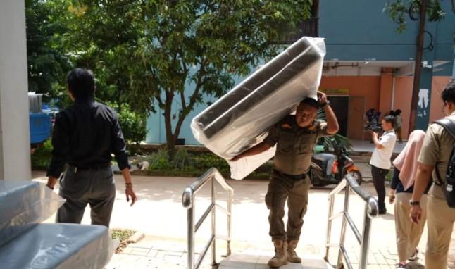 Puluhan KK Mulai Pindah dari TPU Kebon Nanas ke Rusunawa di Jakarta Timur