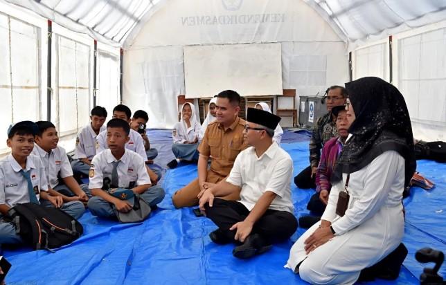 Wamendikdasmen Menegaskan Musibah Tidak Boleh Melemahkan Semangat Belajar pada Hari Pertama Sekolah